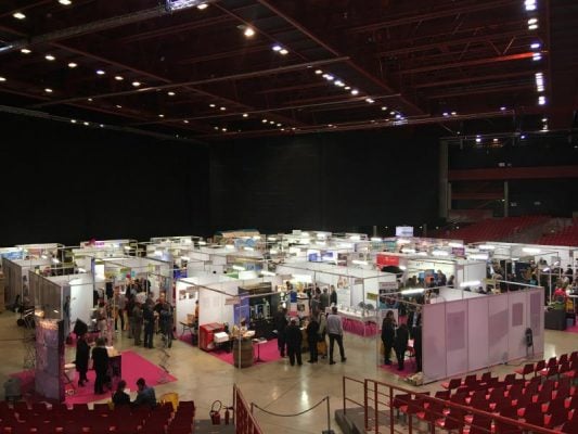 Organiser un événement au zénith de dijon intérieur salle salon pour entreprises