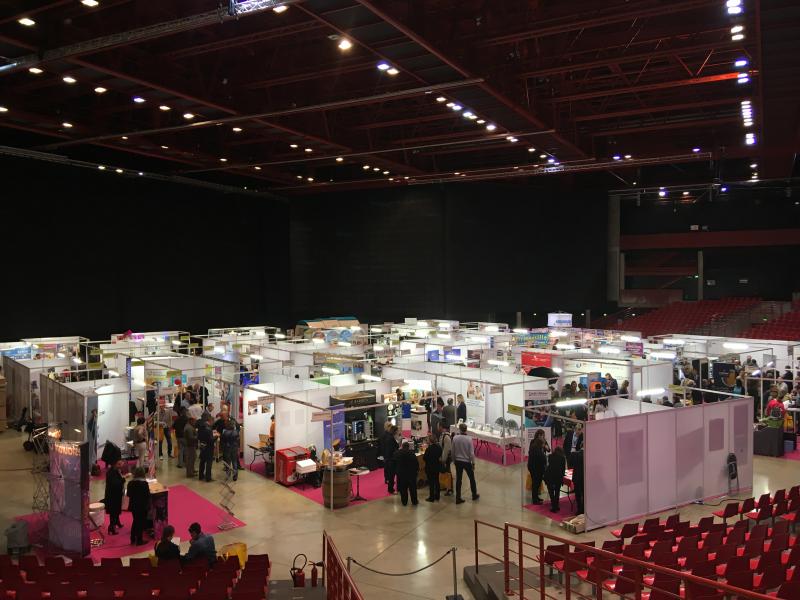 Organiser un événement au zénith de dijon intérieur salle salon pour entreprises