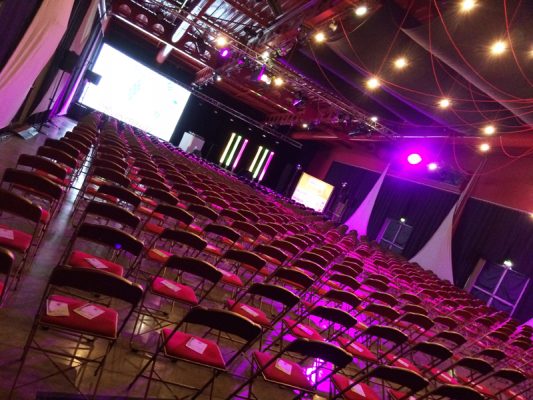 Organiser un événement au zénith de dijon intérieur salle séminaire conférence concert pour entreprises