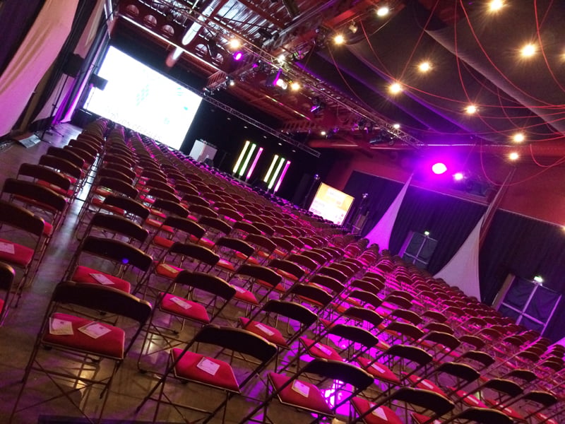 Organiser un événement au zénith de dijon intérieur salle séminaire conférence concert pour entreprises